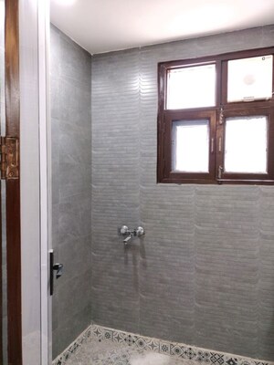 Room in 2 BHK Builder Floor at Mahavir Enclave 1 – for Rent