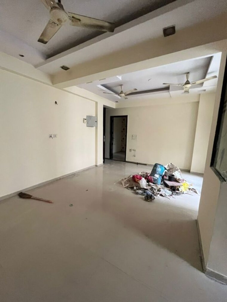Room, sector 120 2 Bedroom 962 Sq.Ft. Apartment In Sector 120 Noida 9910252