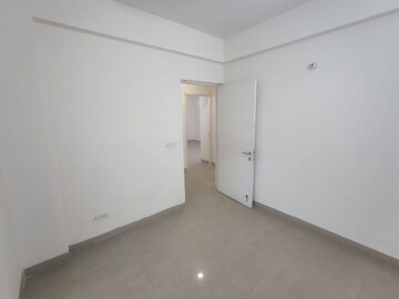 Room in 3 BHK Apartment at Emaar Emerald Estate, Sector 65 – for Rent