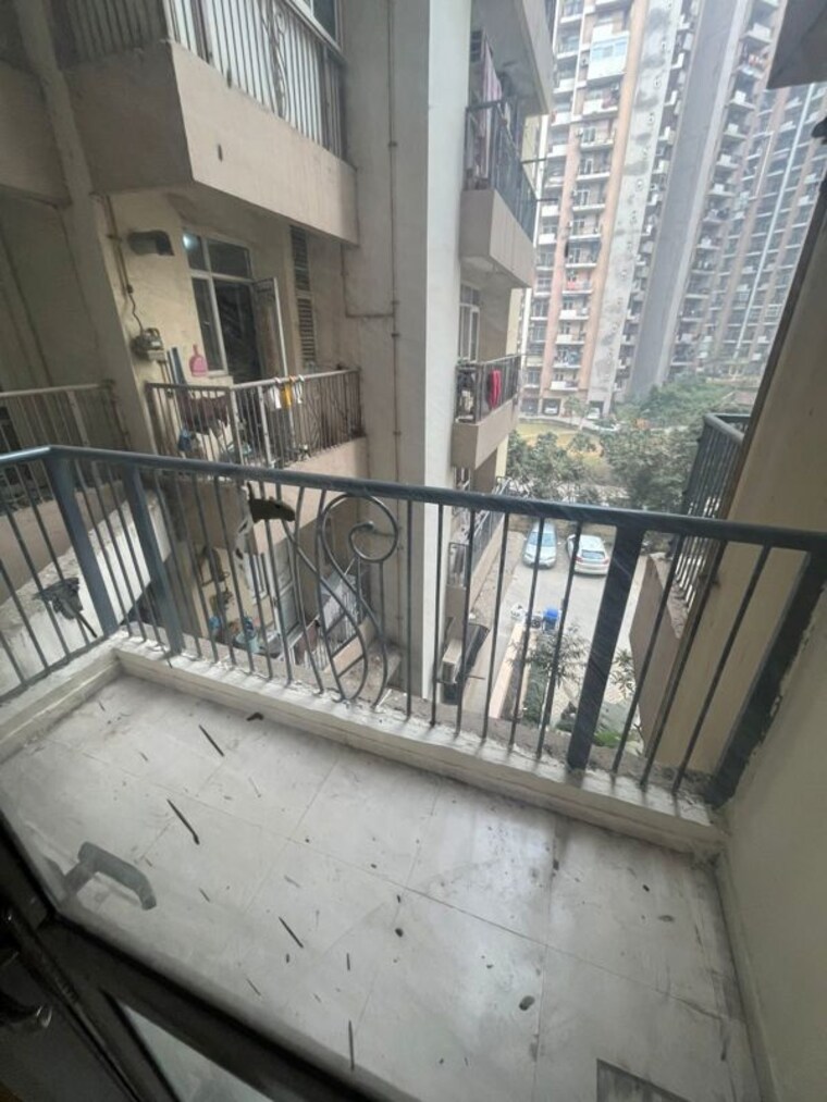 Balcony, sector 120 2 Bedroom 975 Sq.Ft. Apartment In Sector 120 Noida 9910256