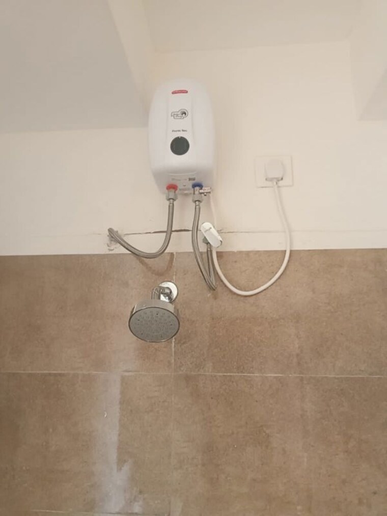 Bathroom, omkar-signet 1 Bedroom 450 Sq.Ft. Apartment In Malad East Mumbai 9910386