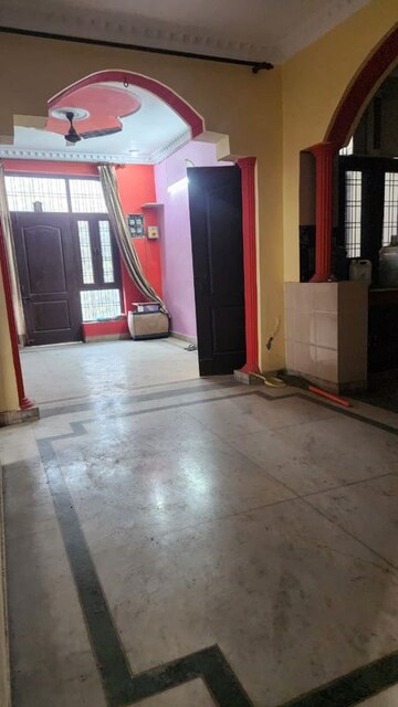 Room in 2 BHK Builder Floor at Sector 31 – for Rent