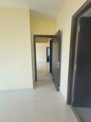 Room in 3 BHK Apartment at Kanakia Discovery, Borivali East – for Rent