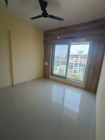 Room in 3 BHK Apartment at Kanakia Discovery, Borivali East – for Rent