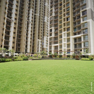 2 BHK Apartment For Rent in Chandak Nishchay, Borivali East