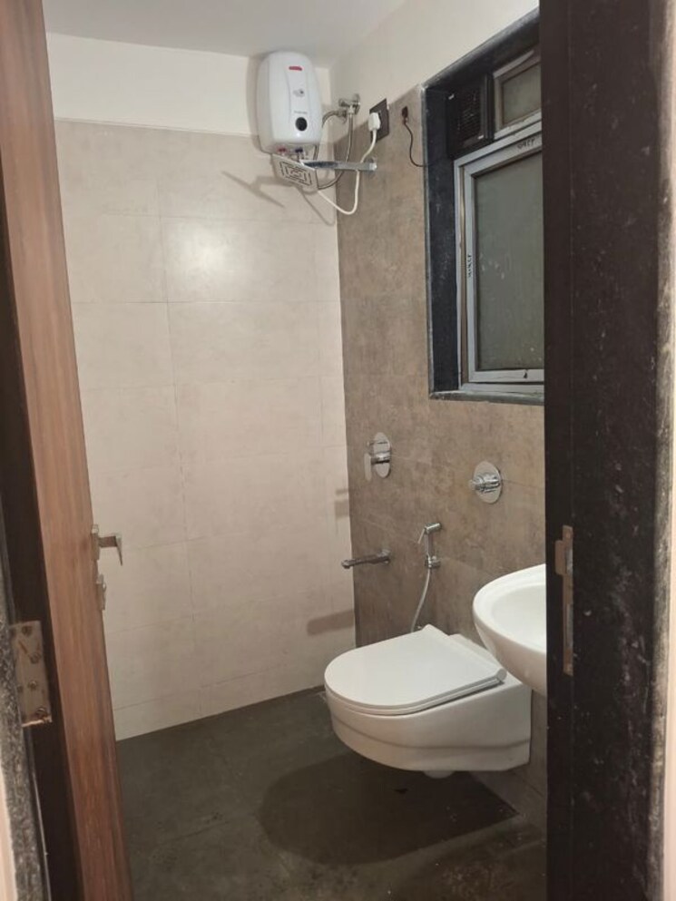 Bathroom, govind nagar 1 Bedroom 600 Sq.Ft. Apartment In Govind Nagar Mumbai 9910506
