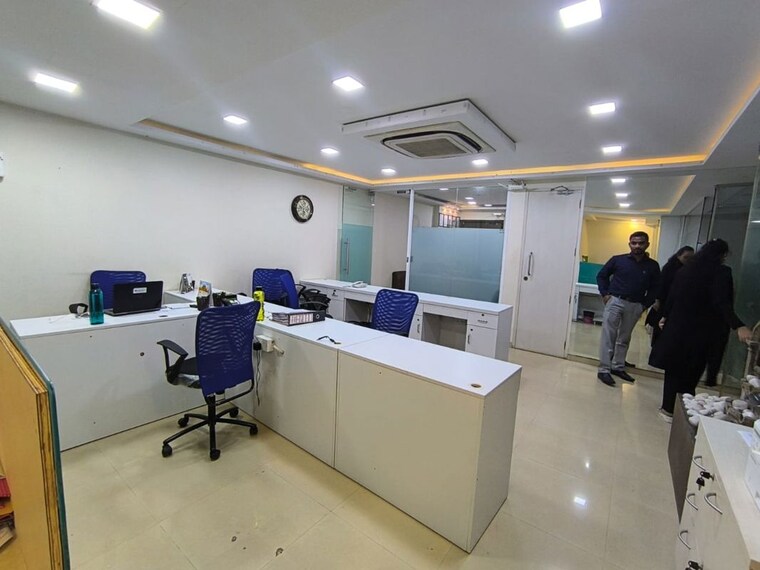 Team Area, the-crescent-business-park Commercial Office Space 900 Sq.Ft. In Sakinaka Mumbai 9061766