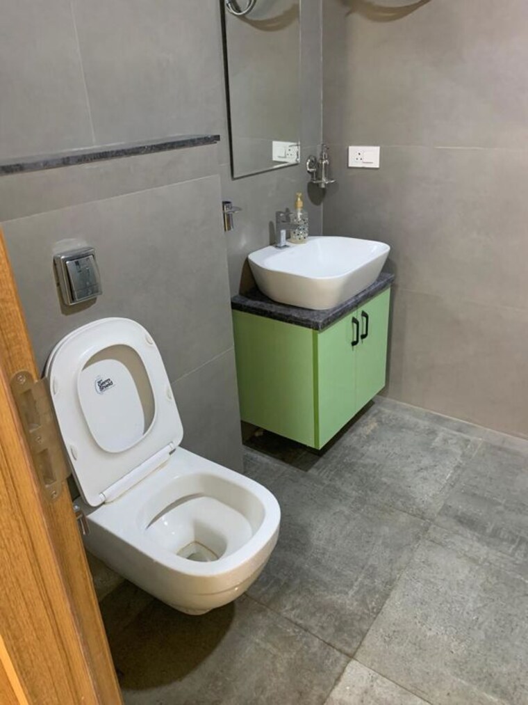 Bathroom, kondapur 3 Bedroom 2000 Sq.Ft. Apartment In Kondapur Hyderabad 9910623