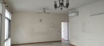 Room in 2 BHK Apartment at Jaypee Greens Star Court, Jaypee Greens – for Rent