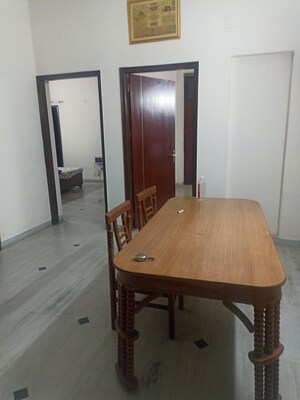 Team Area in 2.5 BHK Independent House at RWA Apartments Sector 50, Sector 50 – for Rent