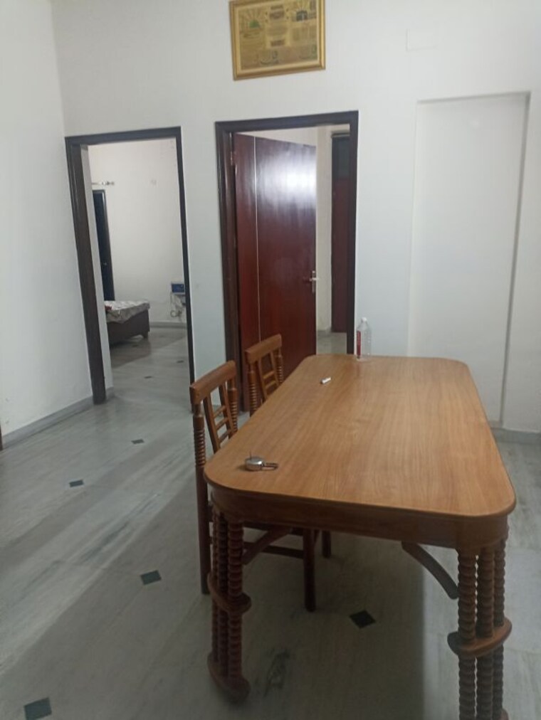 Team Area, rwa-apartments-sector-50 2.5 Bedroom 1450 Sq.Ft. Independent House In Sector 50 Noida 9910642