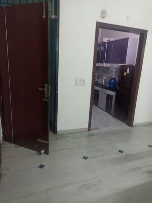 Room in 2.5 BHK Independent House at RWA Apartments Sector 50, Sector 50 – for Rent