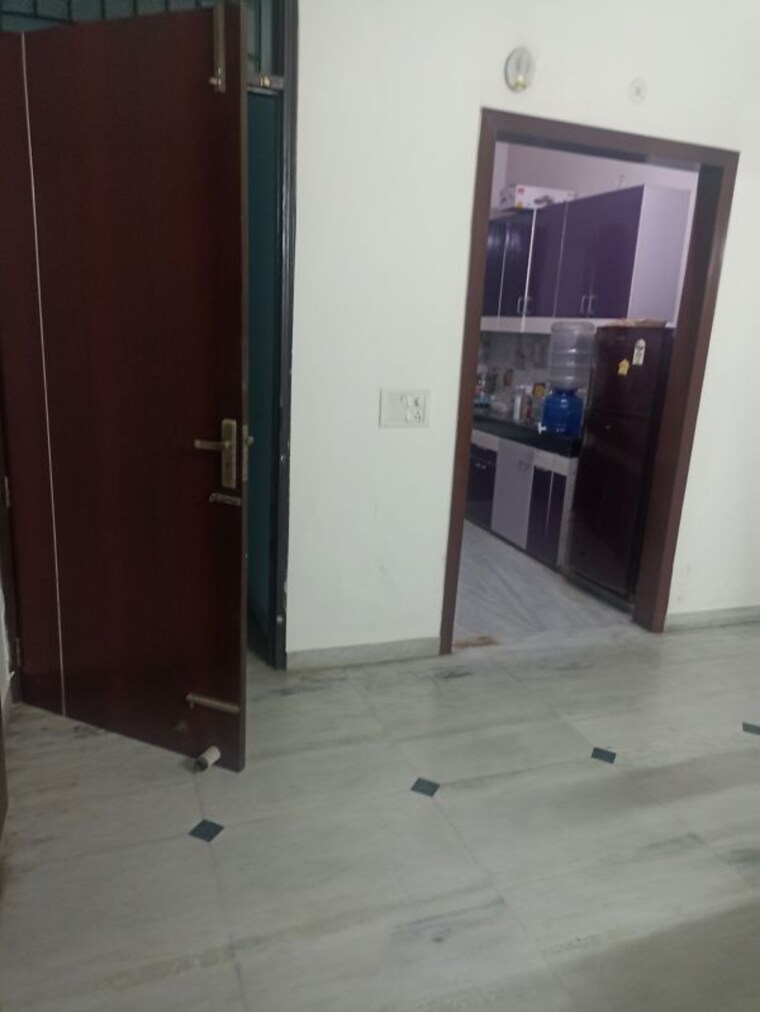 Room, rwa-apartments-sector-50 2.5 Bedroom 1450 Sq.Ft. Independent House In Sector 50 Noida 9910642