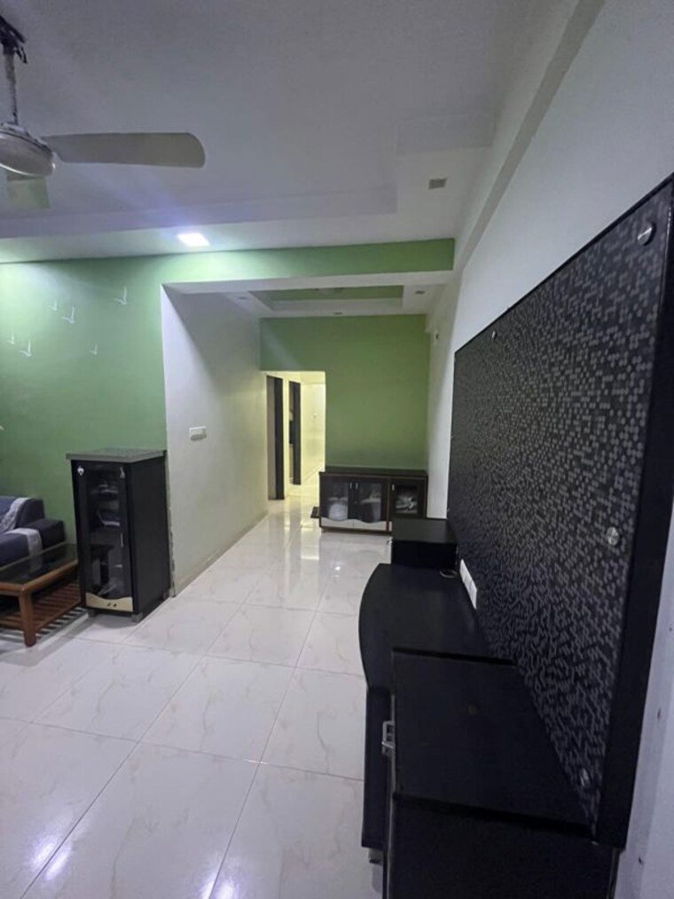 Living Room, satellite 2 Bedroom 1350 Sq.Ft. Apartment In Satellite Ahmedabad 9910634