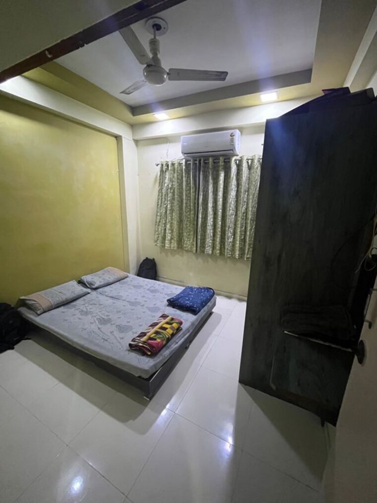Bedroom, satellite 2 Bedroom 1350 Sq.Ft. Apartment In Satellite Ahmedabad 9910634