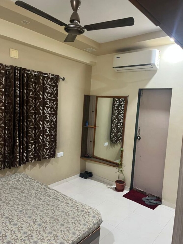 Bedroom, satellite 2 Bedroom 1350 Sq.Ft. Apartment In Satellite Ahmedabad 9910634