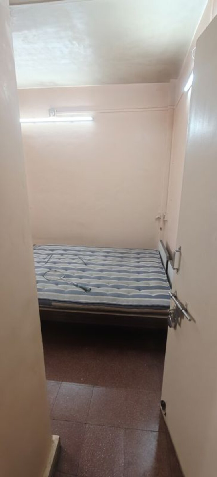 Bathroom, dinesh-apartment 2 Bedroom 900 Sq.Ft. Apartment In Shivajinagar Pune 9910690