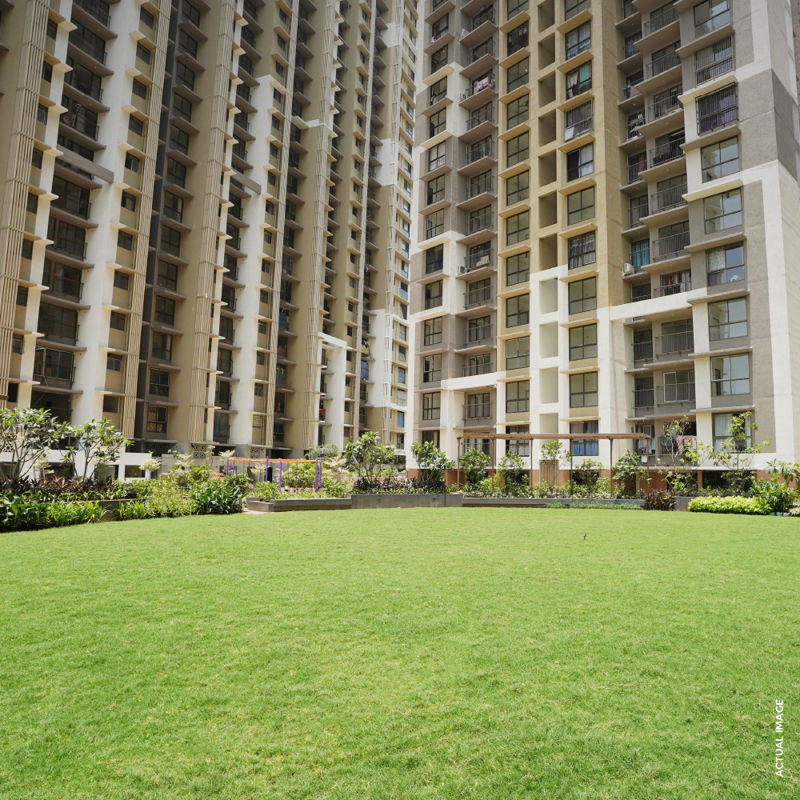 2 BHK Apartment For Sale in Chandak Nishchay