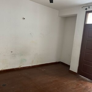 Room in 3 BHK Apartment at Sector 19 – for Rent