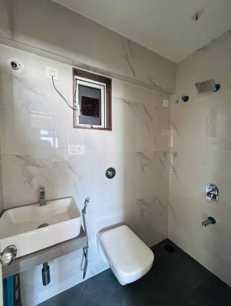 Bathroom, andheri west 1 Bedroom 380 Sq.Ft. Apartment In Andheri West Mumbai 9910706