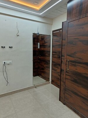 Room in 1 BHK Apartment at Andheri West – for Rent