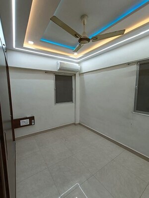 Room in 1 BHK Apartment at Andheri West – for Rent