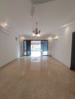 3 BHK + Servant Room Apartment For Rent in Defence Colony