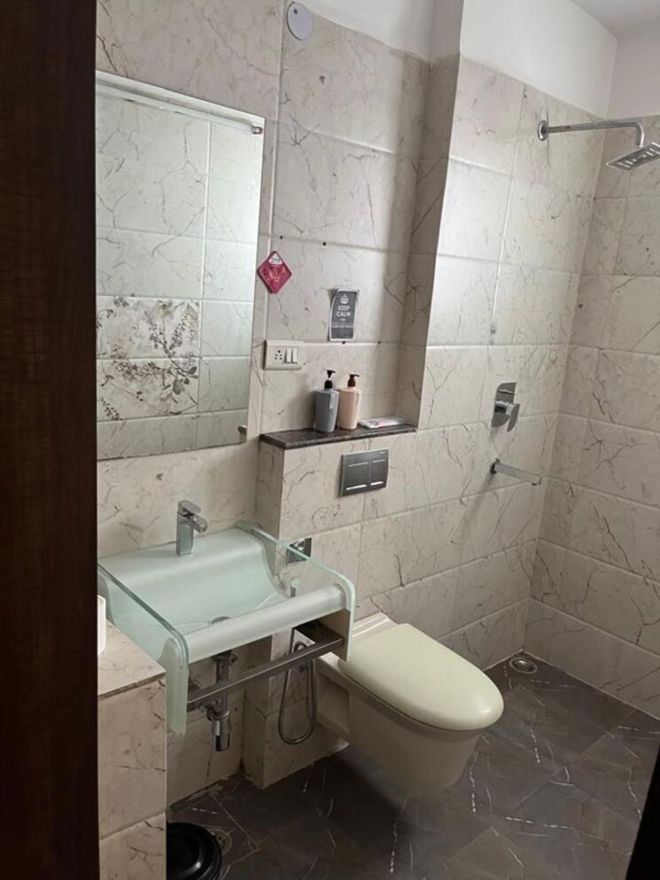 Bathroom, sector 31 3 Bedroom 2449 Sq.Ft. Builder Floor In Sector 31 Gurgaon 9910821