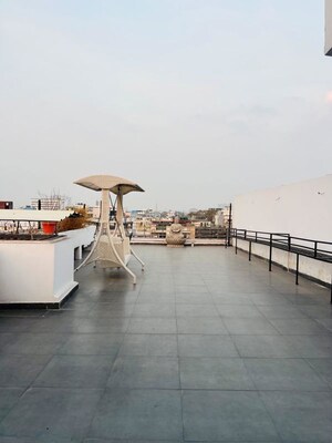 Parking in 5 BHK Builder Floor at Indrapuram – for Sale