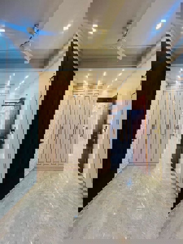 5 BHK + Pooja Room,Servant Room,Study Room,Extra Room Builder Floor For Sale in Indrapuram