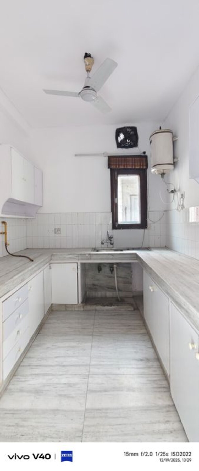 Kitchen, defence colony 3 Bedroom 325 Sq.Yd. Apartment In Defence Colony Delhi 9910836