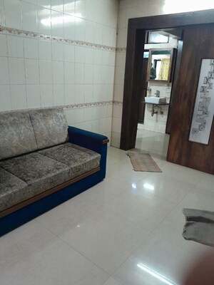 Room in 1 BHK Apartment at Borivali East – for Rent