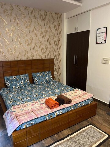 Bedroom in 3 BHK Builder Floor at Sector 45 – for Rent