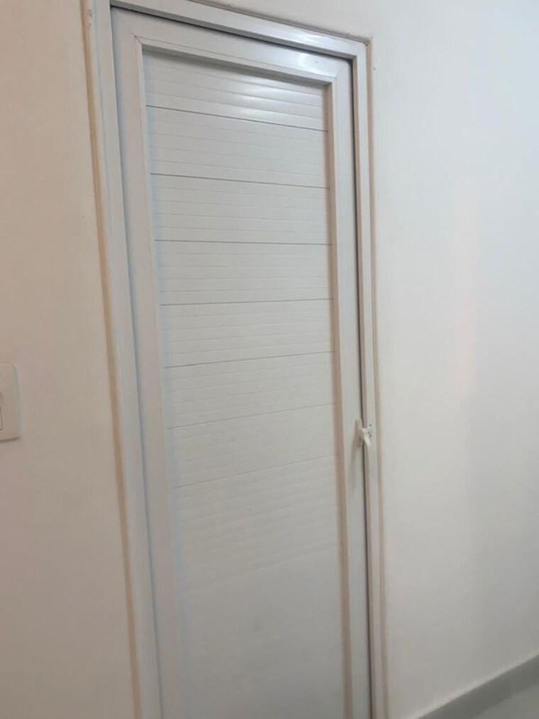 undefined, safdarjung enclave 3 Bedroom 200 Sq.Yd. Apartment In Safdarjung Enclave Delhi 9910851