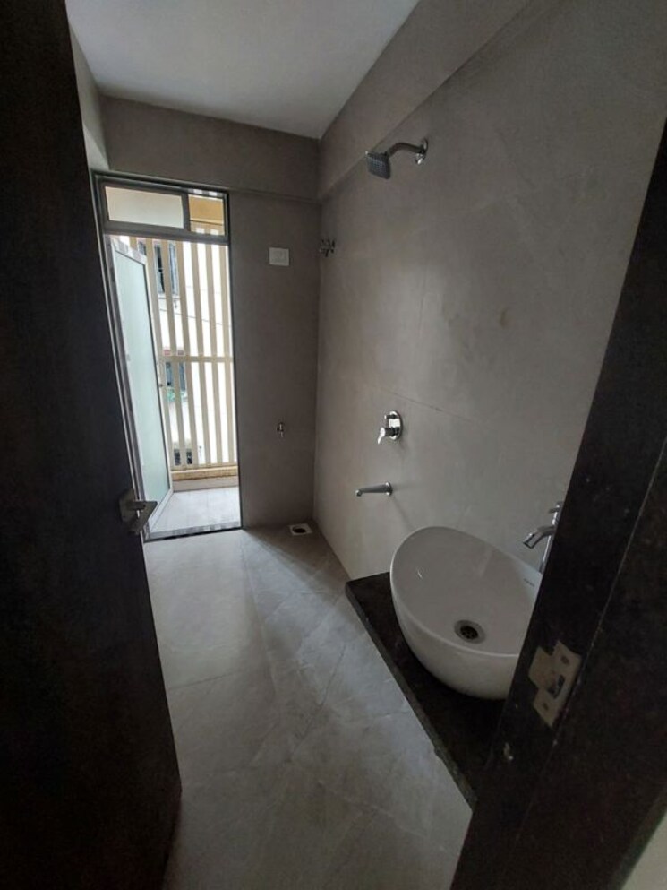 Bathroom, naupada 1 Bedroom 470 Sq.Ft. Apartment In Naupada Thane 9910862