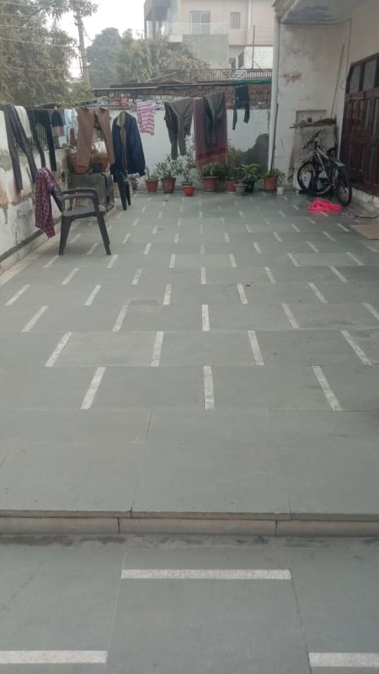  Parking, patel nagar 3.5 Bedroom 385 Sq.Yd. Independent House In Patel Nagar Ghaziabad 9910865