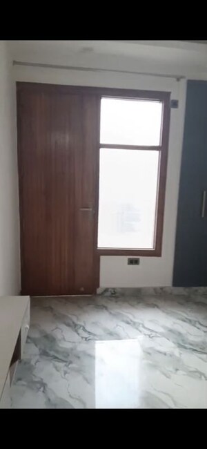 Room in 3 BHK Builder Floor at Puri Kohinoor, Sector 89 – for Rent