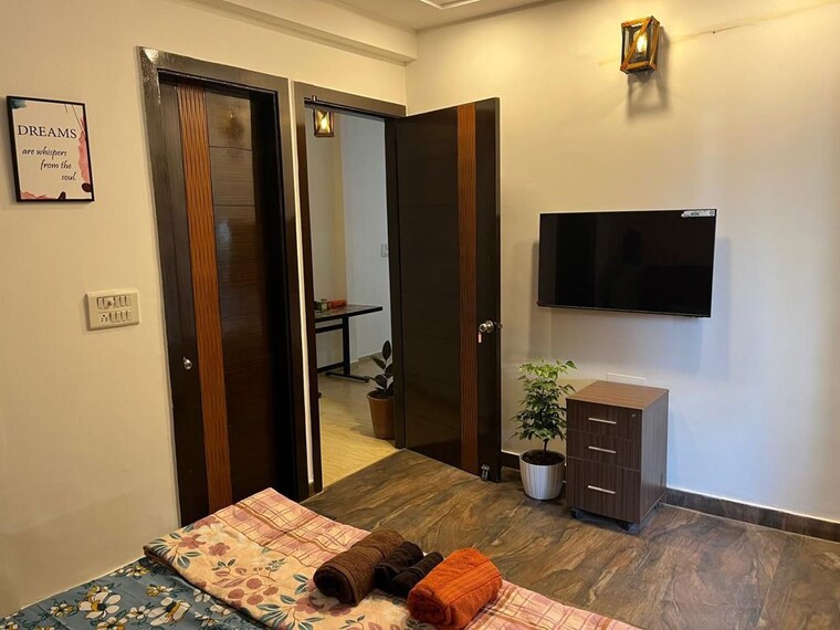 Bedroom, sector 39 3 Bedroom 2548 Sq.Ft. Builder Floor In Sector 39 Gurgaon 9910903