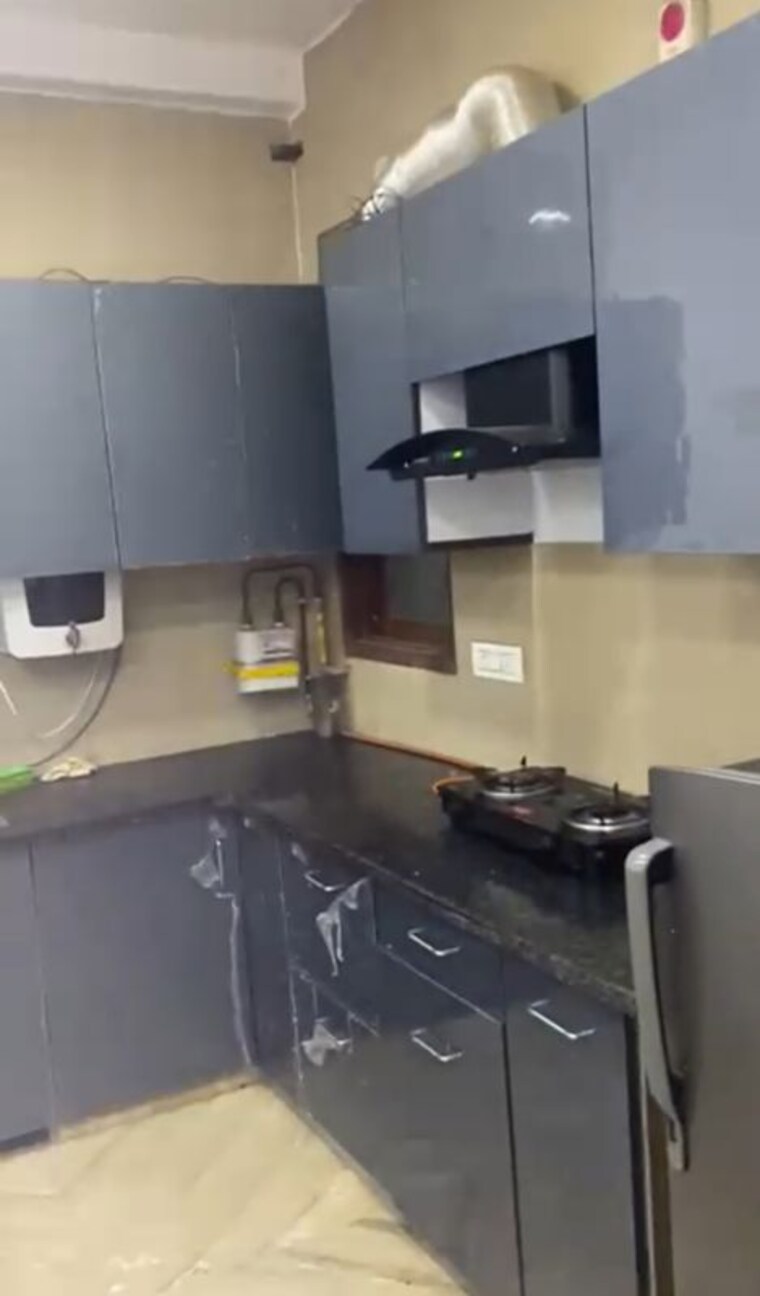 Kitchen, patel nagar 2 Bedroom 1000 Sq.Ft. Builder Floor In Patel Nagar Delhi 9910904