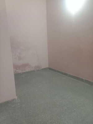 Room in 2 BHK Builder Floor at Neb Sarai – for Rent