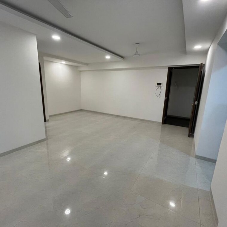 Room, bandra west 3 Bedroom 1100 Sq.Ft. Apartment In Bandra West Mumbai 9910917