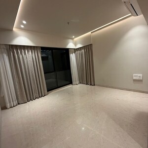 Room in 3 BHK Apartment at Wild Teasel Apartment, Linking Road – for Sale