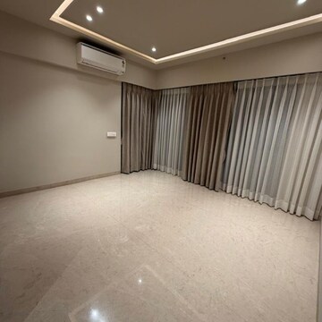 Room in 3 BHK Apartment at Wild Teasel Apartment, Linking Road – for Sale