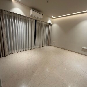 Room in 3 BHK Apartment at Wild Teasel Apartment, Linking Road – for Sale