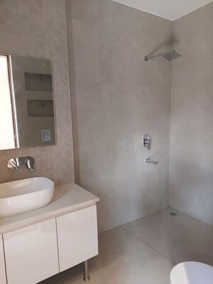 Bathroom in 3 BHK Builder Floor at Ardee City, Sector 52 – for Rent