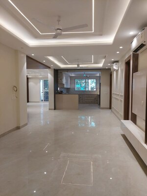 Room in 3 BHK Builder Floor at Ardee City, Sector 52 – for Rent