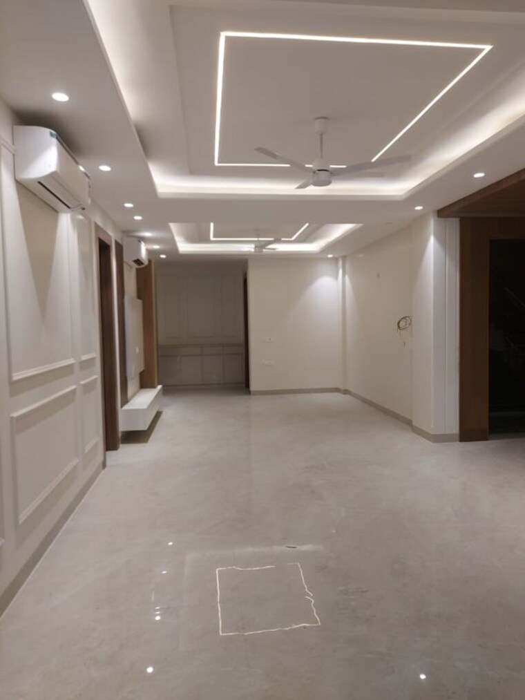 Room, ardee-city 3 Bedroom 1550 Sq.Ft. Builder Floor In Sector 52 Gurgaon 9910926