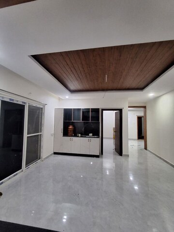 Room in 3 BHK Apartment at Kondapur – for Rent