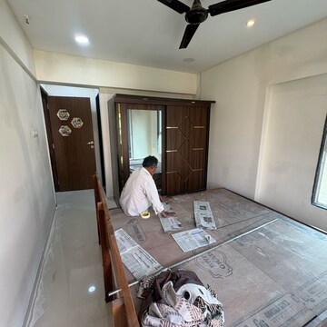 Bedroom in 2.5 BHK Apartment at Varad Heights, Tilak Nagar – for Rent