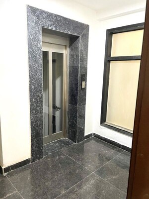 Room in 3.5 BHK Builder Floor at Sushant Lok 2, Sector 57 – for Rent